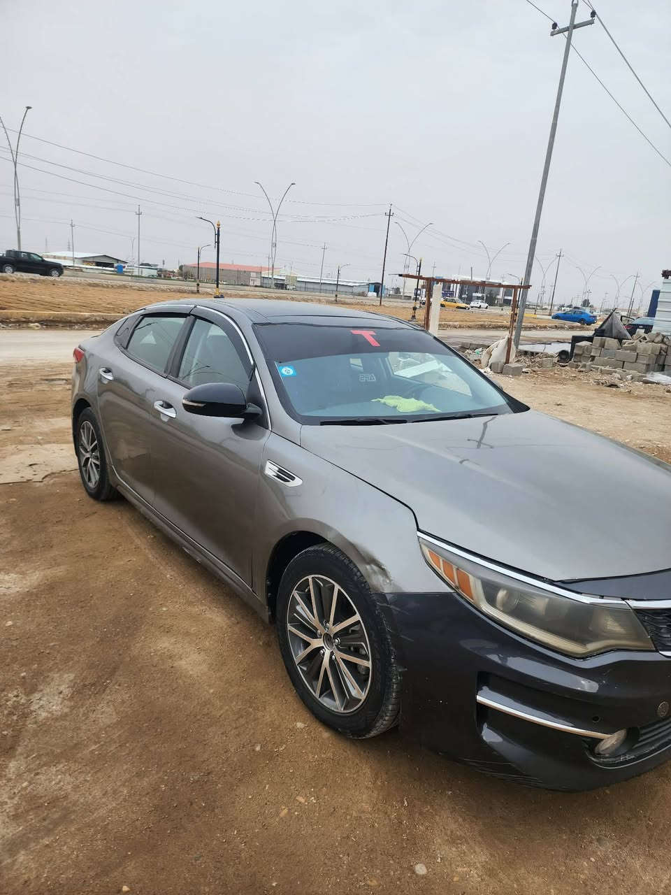 كيا اوبتما 17 امريكي gdi
فول مواصفات 1/1 
 بنوراما
مري شفط
وضعيات قياده.3 سبورت / وايكو/وعادي
بصمة ابواب + بصمة تشغيل + اشاير ترحيب
كشنات خلفي امامي تبريد + تدفئه+ كشن خزن ميموري وبعد هواي مواصفات بيه

مكينه وكير وتخم تاير وتخم حداديه جاهزه للاخير
ملاحظه ؟؟
بيه ضربه جهت سايق تكمه وجاملغ وربع باب خلفيات. 
ابيعلك صبغ احزام كفلك كص وشرعيات. والتحويل رقم بغداد انكليزي بسمي هزه جديده ورقام وسنويه كله جديد
السعر 100 وبيه مجال قليل / ***********
