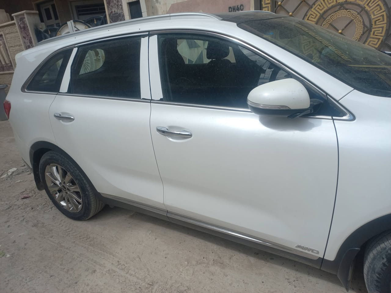 السلام عليكم 
عندي كيا سورنتو 16 
مكفولة كفالة عامة 
صبغ بارد تبديل
فول مواصفات كويتي
رقم بغداد انكليزي 
مكاني بغداد 
للاستفسار 
***********
بيه واتساب
