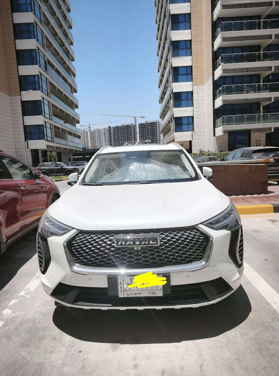 السلام عليكم
هافال جوليان 2022 للبيع، لون ابيض 

 مواصفات فول كاملة ،

 رادارات و استشعارات وكامرات ذكية 360 درجه وحساسات امامي وخلفي وبالمرايات

دشبول و شاشة ديجتال، سقف بانوراما،

قير اوتماتيك + ٣ انضمة قيادة، هاندبريك بصمه

 جلد بني للكراس

السيارة من شركة هافال نهح العراق

محرك ١٥٠٠ توربو 

السيارة ماشيه فقط 25 الف كيلو

السيارة نظيفة جداً مابيها نقص او تصليح

مكان السيارة بغداد، المنصور

السعر 135 ورقة
***********
