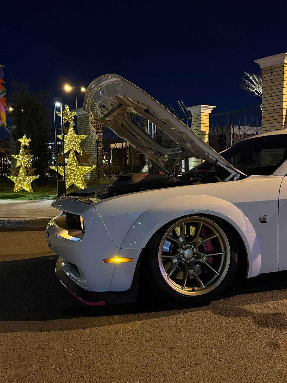 مكلف بنشر مراوس بشي اقل 
Shaker .Scat Pack.R/T.Swinger.Widebody
مديل 2023 النداء الاخير 
.ماشيه 12 ميل 
.حجم المحرك 6.400الفنه R/T
.حادث جامرولغ خلفي ربع صبغ فقط 
.ايرباك برده راجع سستم 
.سماعات هارمن كاردن
.رادار امامي 
.كشنات تدفه.تبريد
.كراسي كهرباء
.ويلات مال سوينكر نسخه خاصه
.تخم تاير شركة بيرلي 
.جكات اس تو كات باك قبل فتره شديتهن
.رقم بغداد
.هزه جديده 
السياره فول موصفات ماعده الفتحه لين سوينكر بدون فتحه بلادي 
•السياره بوضع الوكاله والله كلش جديده دواخل مختمه سوينكر ولسياره معروفه
2 بلعراق فقط وحده باربيل ووحده بغداد وسعرها هم حلو اريد مراوس بااقل لان عندي ضرف
+964 774 040 0073 بغداد, العراق
