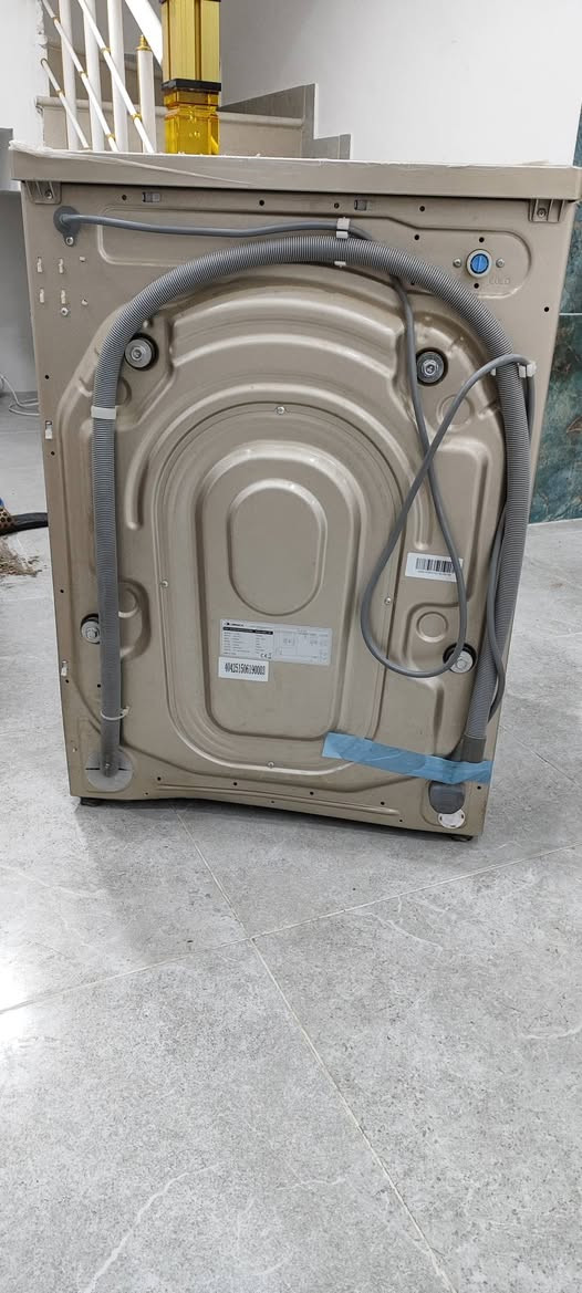 سلام عليكم غساله جديده اجتني من اربيل  بعدهه جديده ما مستعمله غراضه بيه جديده السعر 650 وبيه مجال
اتصال ع الرقم ***********
