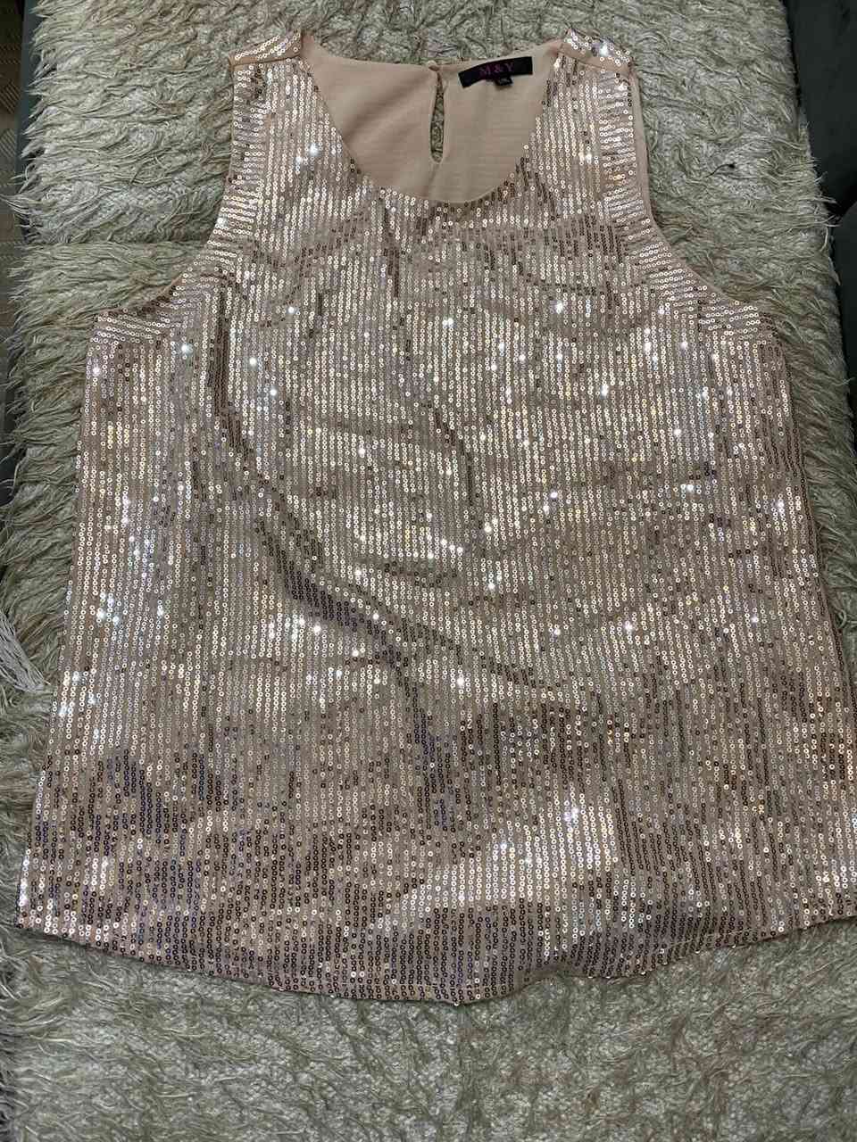 هلو بنات فساتين جديد للبيع لبستهن حتى تشوفوهن قياس الزركة٤٦ والبيجي٤٤ والخضرة ٤٢  بسعر ٣٠ عفية لاتكسرون بسعرهن نظيفات الزركة مملبوسة ابد والسترابلس ابو البلك بعشرة والبدلة ام التول وبلك ب٤٠ قياسها٣٨ تجنن  المكان كرادة اذا تحبون اكو توصيل


**إذا كنت صاحب هذا الإعلان وتريد حذفه لأي سبب، رجاءا أرسل رسالة إلى الدعم الفني**