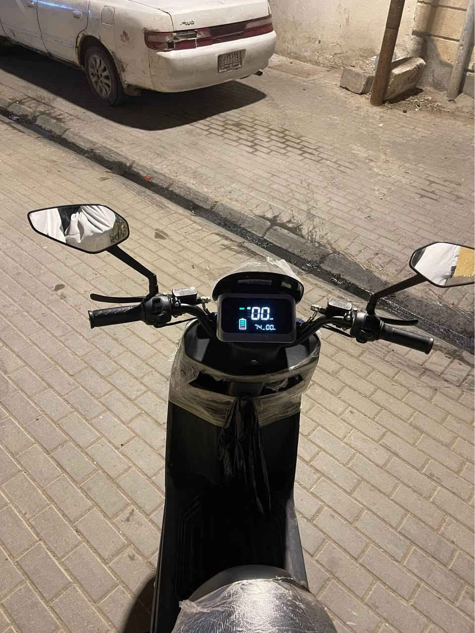 دراجه شحن جديده مطلعها من معرض بلعشار صارلها شهرين ماماشيه هواي كلها شغاله سعر ٧٥٠ وبيها مجال عنواني بصره رقمي *********** البصرة, العراق
