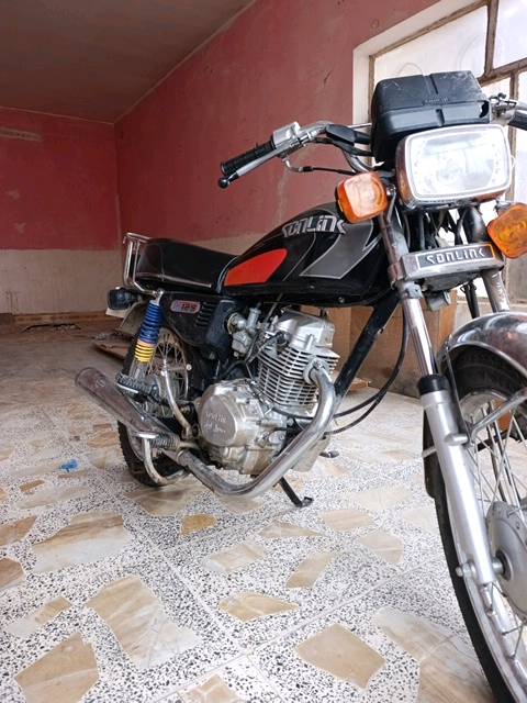 بغداد الدورة 
دراجة ايراني سونك ٤كير دراجة زيرو مكفولة كفالة عامة عدة كهربائيات كافية أو بيهة مشكلة بل كير بل دشالي الداخلية اما الباقي كفالة عامة تنكر هندر تفتر بغداد كلهة
