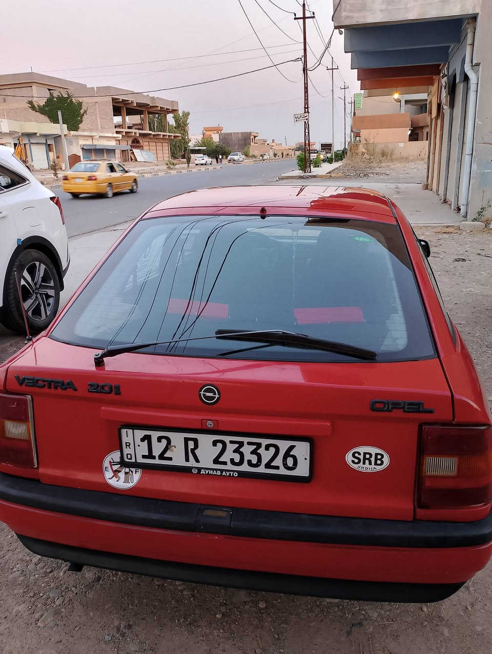 للبيع اوبل فكتره موديل 1991 حجم 20 بدون صبغ بس دوائر رقم دولي نينوى بيها كابون بانزين مكان حمدانيه قرقوش رقم موبايل *********** سعر 37بيها مجال
