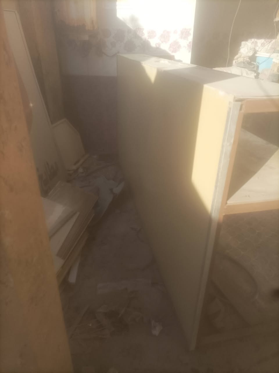 السلام عليكم..
ميز محل عرضه 240سم مصمم واجهه محل يصير لأمور متعددة هيكل حديد ومغلف كابون المنيوم للبيع مكان بابل مركز المدينة ***********
