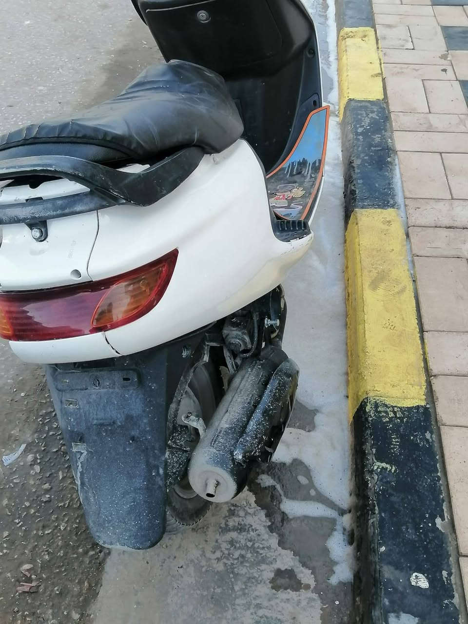 دراجه فراشه للبيع كما موضح بلصوره.
السعر 350وبيه مجال
أي ستفسار :-*********** 
عنوان #النجف_حي_ميسان
