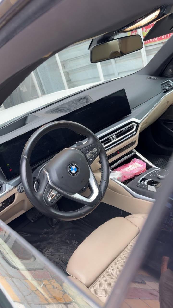 السلام عليكم
Bmw 330e 2023 
السياره جاهزه بدون اي نقص سيرفس كامل 
حادثه مثل ما موضح بل صوره 
بيع فقط بدون مراوس 
السعر 29.000 الف 
.
اي استفسار ***********
