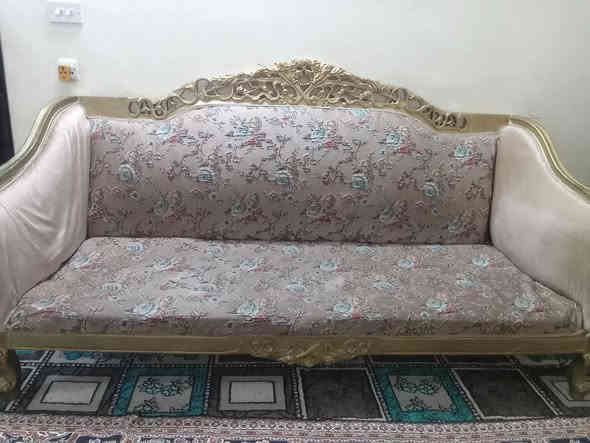 تخم السعر 200 
عنوان صقلاويه
للاستفسار ***********
