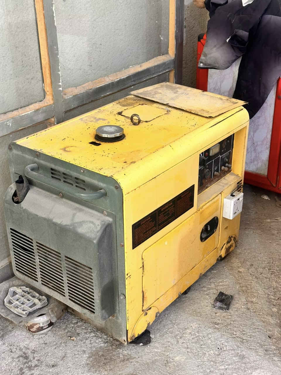 للبيع مولد كاما نضيفه ستخدام قليل 25 امبير
***********
