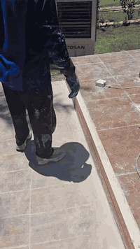 عمل ايبوكسي للمسابح بديل السيراميك
ويكون الايبوكسي ضد التعفن والصدمات لايسمع بنمو البكترياا سهل التنضيف 
م/ اغلب اعمال الايبوكسي بصالات العمليات لان يكون امن من ناحيه البكترياا والفيروسات ويكون بلمسابح كذالك امن ولايسبب امراض جلديه مثل السيراميك
خطوات العمل:
1-طلس الجدران بماده ناعمة اسمنتيه تكون وتر برو عازله
2-تطبيق معالجات الجدرات ان وجدت
3-سنفره الارضيه بشكل تام بحجر الالماس لحصول ع ارضيه ناعمة 
3-وضع كونر بين الاجدران والارضيه بشكل هلال ليقلل ضغط المياه
4-تطبيق ماده الاساس الزجاجيه البرايمر
5_تطبيق الطبقه الاولى الايبوكسي
6_تطبيق الطبقه الثانيه الايبوكسي
7_تطبيق الطبقه الثالثه الايبوكسي
م/جاهزون للعمل في جميع محافضات العراق

***********

***********
