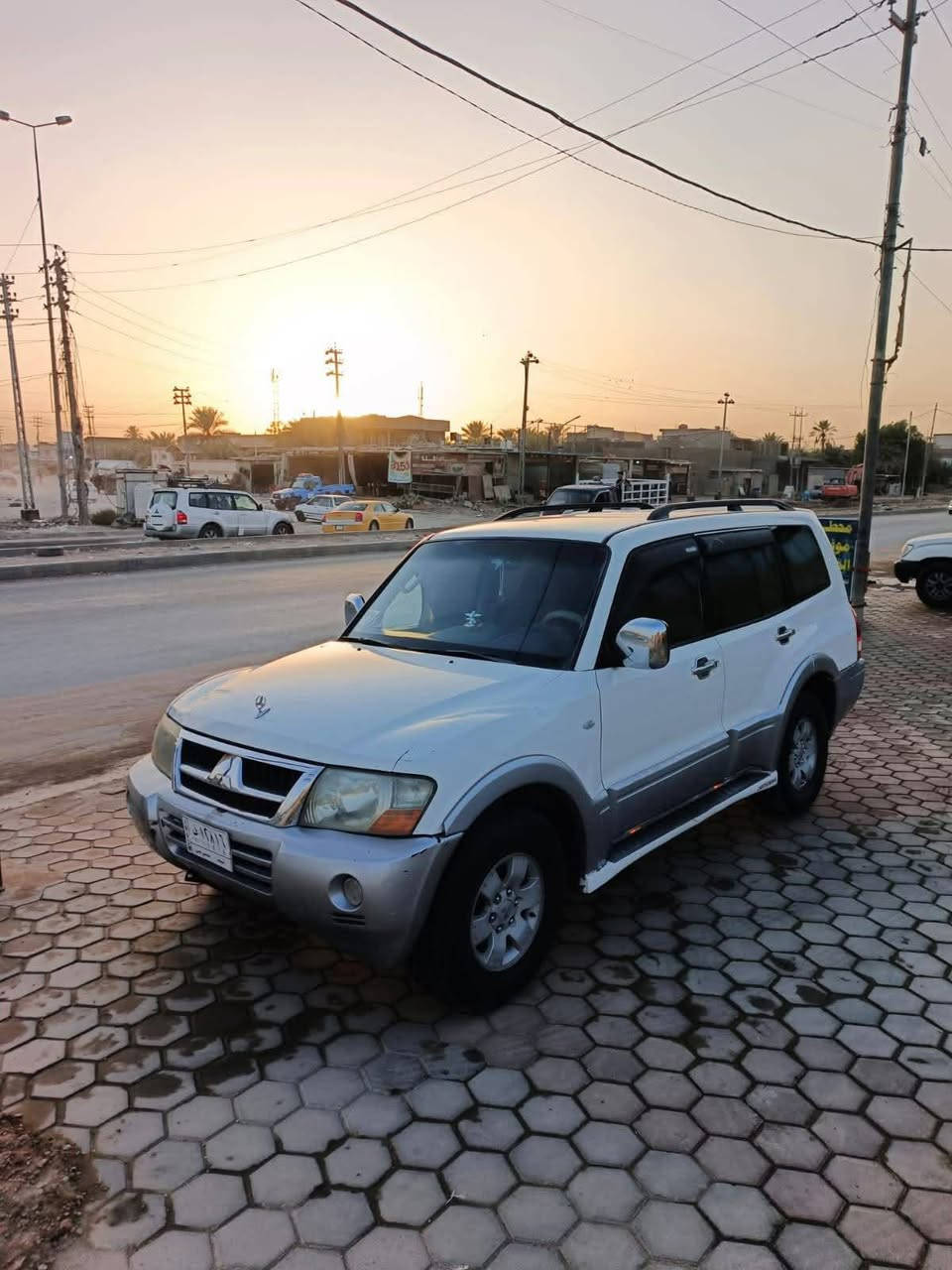 سلام عليكم باجيرو, 2006 سيارة مكينة وكير نظيفات تخم تاير حدادية جديدة سيارة تبريد ٣ قطع سبعة راكب سعر 90 وبيها مجال سيارة رقمها نجف .. العنوان النجف .. رقم الهاتف للتواصل على الرقم ***********
