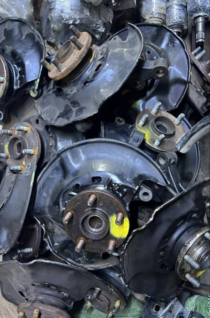 السلام عليكم.. غراض كورلا للبيع يوجد توصيل لكل مكان  ،،، ***********
1/كنترول جام خليجي امريكي... 30الف... 
2/ماطور زراك 10الف اصلي تفصيخ.. 
3/تحكم تبريد. 30الف...
4/شباك. بيكاتشو هو ونيكلة 35الف... 
5/ بك لايتات من 2009ل 2013سعره 65الف... 
6/فلتر تبريد وشوته اصلي 5الف... 
7/نيكل سستم. تكم وابواب 30الف... 
8/ تحكم. استيرن جهتين 30الف... 
9/اسطاب اكسل من موديل 2009ل 2019 سعر الزوج 145الف... 
10/نيكلة صندوق لد. اطلس 35الف... 
11/دكت تبريد. ابو الساعة 30الف...
