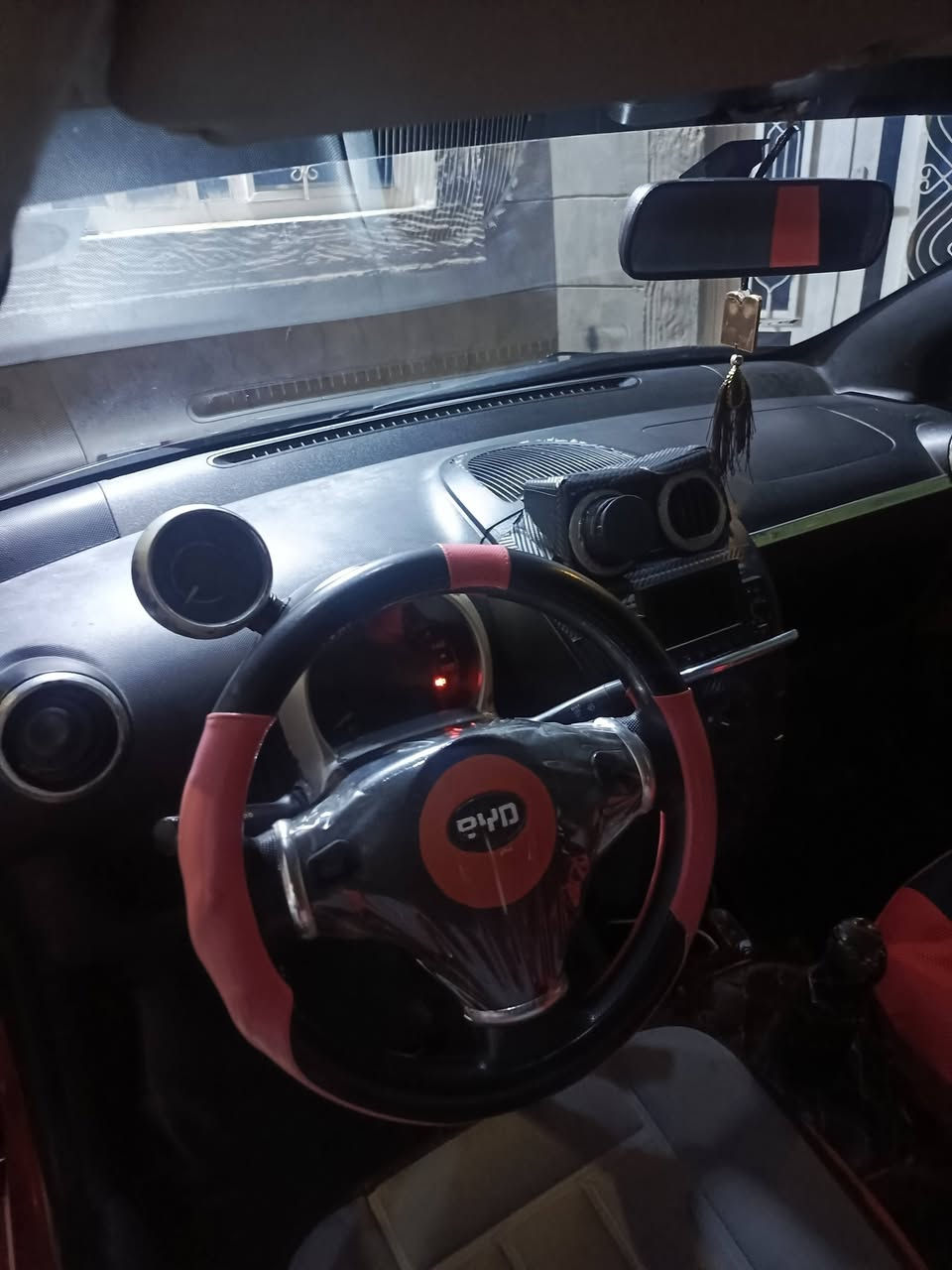 Byd f0
موديل 12 
السياره جاهزه من كل شي 
مابيها اي ضربه نظيفه مثل مموضح بالصور 
سعرها 35 وبيها مجال 
***********
واتس اب او اتصل مباشر
