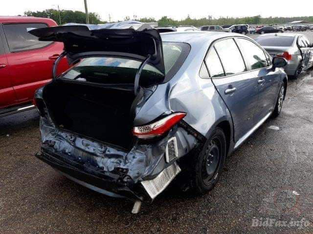 سلام عليكم شباب كورلا ٢١ امريكي حادث قبق جنطه وجاملغات خلفيه وبيها بارد بالباب خاف السايق على كد شبر. 
ماشيه ااسياره ٧٢. 
موصفات السياره LE معروفه السعر ب ١٤٥ وبيها مجال *********** فقط واتساب
