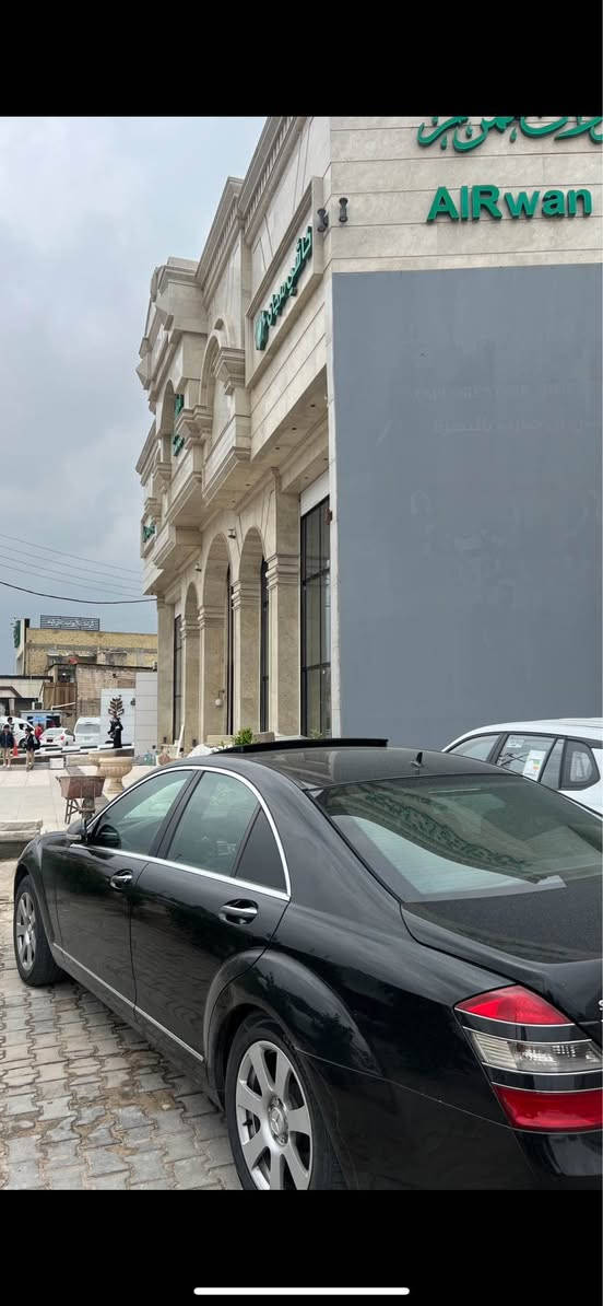 مرسيدس موديل 2009 فول مواصفات 350s وارد الاماني رقم جديد اربيل باسمي سياره جاهزه من كلشي اي نقص مابيها ١-بيبان شفط 2- فتحه سقف 3- داخل جلد اسود 4- ناضور ليلي مواصفات المرسيدس معروفه سياره جديده بمعنى الكلمه تجي وتشوف بعينك مكان البصره الاتصال *********** واتساب فقط البصرة, العراق
