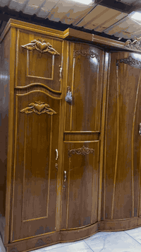 غرفه مستخدمه نضيفه داخل وخارج صاج سعر 550 الف بلاش #العنوان #بغداد الحسينيه# المعامل ‭0771 363 2606‬
