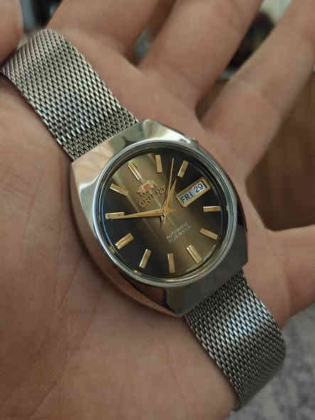 اورینت اوتوماتیك یابانی اصلی مینا خاصە انتاج ۱۹۷٤
دی دیت مکینە ۲۱ حجر تفاصیل بلادیه قیاس ۳٦×٤٠
واتساب ***********
