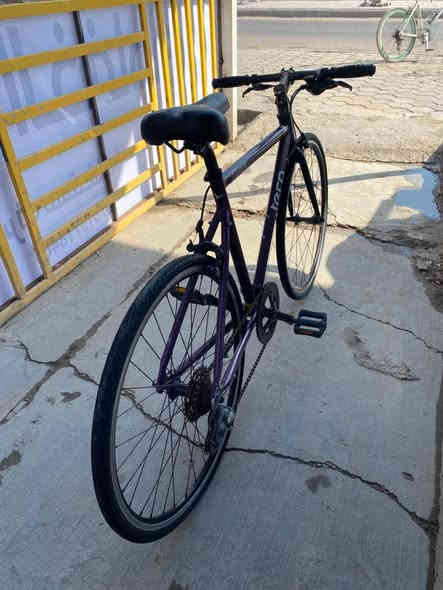 السلام عليكم
بايسكل البيع حجمه 26ونص
شركهtern بايسكل مكفول من كلشي
ويل المنيوم نضيف كلش مابي اي عيب 
8 نمر شغلات سعر145
***********بي واتساب
