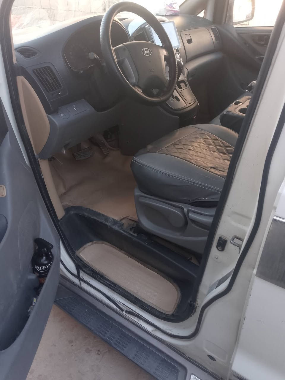 استاركس 2010.
مسكر.  سبلاين 7.  كير اوتماتيك 
حداديه جديده 
تبريد منضومه جديده 
تخم تاير 

***********
الشطره
السعر 115
قاعدة الدبل مبدله
