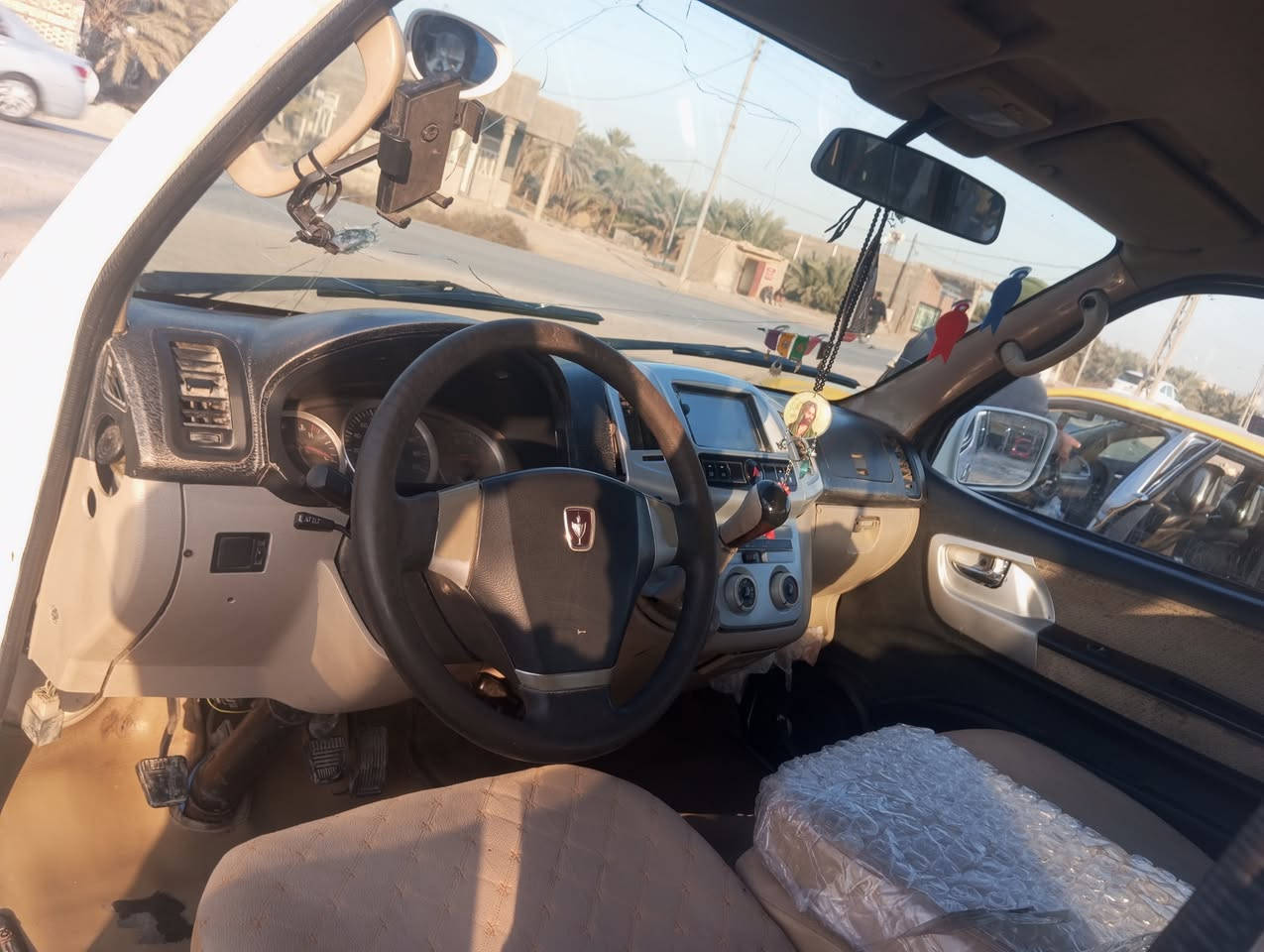 اسلام عليكم موصليه للبيع  سياره جديده وجاهزه من كلشي  بيهه صبغ جنطه أو معمرات دواير فقط دوشمه جديد كشنات ورضيه تخم تاير جديد جاهزه السعر 38 مكاني ناصرية  الشراي ينتصل وبخدمته ‏‪0784 185 9205‬‏
