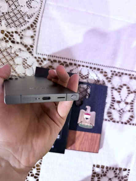 السلام عليكم
كلاكسي s24 الترا لون اسود 
ذاكرة ٢٥٦ نضافة الجهاز الف بالميه اذا بي شخط لو زلغ تأخذه ببلاش شرط الفحص وين متريد 
الجهاز كامل ملحقات شرق اوسط وكاله ويا كفر ولزكة هدية
السعر ٩٠٠ قفل نهايته من الاخير لحد يخابرني يكلي شكد نهايته
مكاني بغداد 
***********
