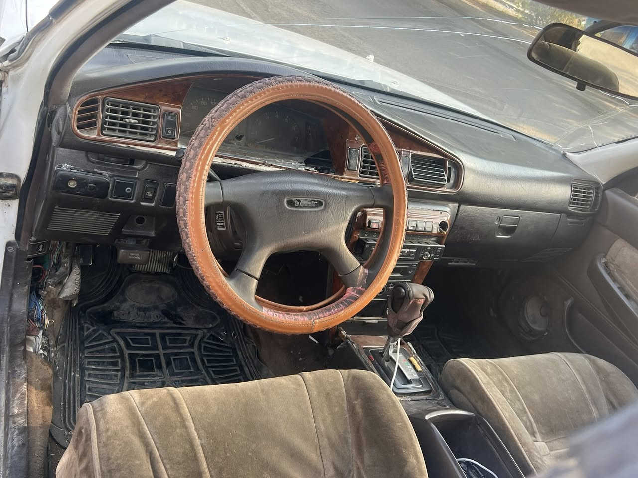 سلام عليكم للبيع شيزر تكم مديل 93مكينه 2500 
مكينه وكير جديد صدر جديد تايرات جديده رقم صلاح الدين تحويل من الصبح سعر35 وبيه مجال قليل مكانه صلاح الدين بلد لاستفسار لاتصال على الرقم ***********
