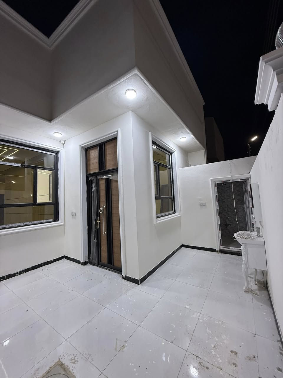 السلام عليكم
دار للبيع السماحه150م🏭🏭 طابو رزاعي 

العنوان: ملحق قريه الغدير

مواصفات المنزل :… يحتوى على غرفتين نوم وصاله ومطبخ واستقبال وصحيات داخليه وخارجيه 

فوول مواصفات بناء درجه اولى

للاستفسار *********** 

او مراجعه مكتب المعمار

#ملاحظه يوجد لدينا بيوت وقطع اراضي بجميع المساحات

للاستفسار***********
