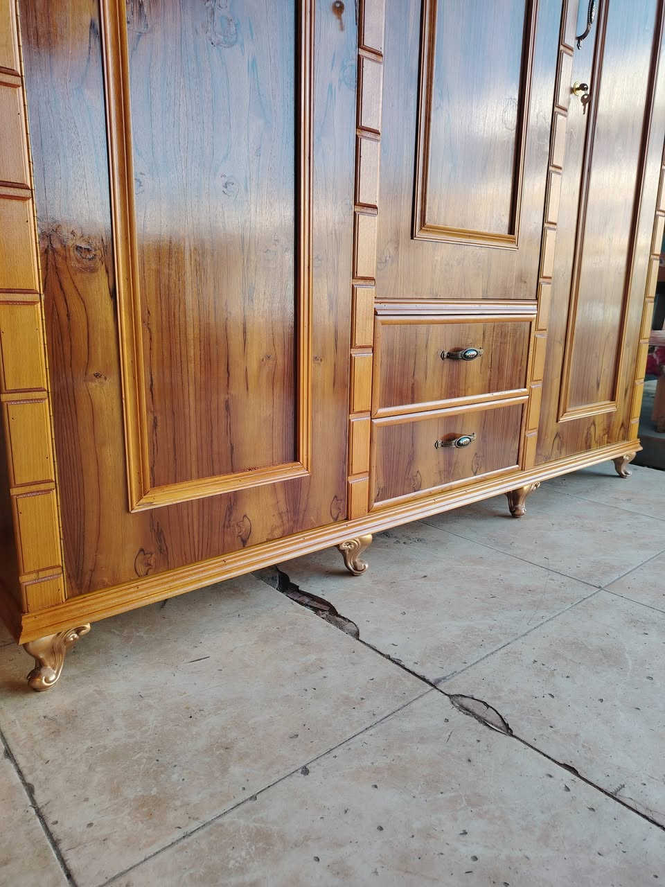 السلام عليكم✋
عرض خاص ومغري بس ٢٧٥ الف🔒 ويتوفر أيضا 4 أبواب
كنتور 3 أبواب شغل درجه اولى توصي 5ملم نقش زان🎟️ فصال تركي شغل عراقي ثقيل جداً درجة اولى شرط للاستفسار وتساب *********** مباشر ***********🇮🇶 يوجد توصيل داخل الموصل 
مستعدون لشراء غرف النوم والقناصير المستخدمة ♥️
