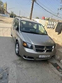 دوج كرفان البيع  موديل 2008 سيارة نص فول تلاثه قطع تبريد محرك 3300 كير...