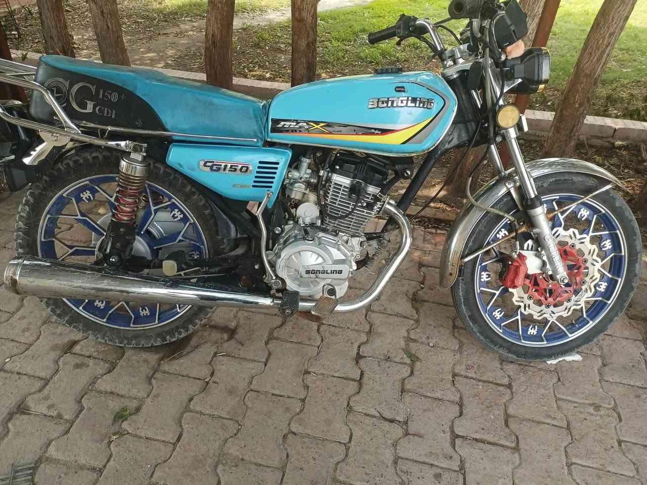 دراجه البيع موديل 2024 محرك 200 السعر 575 بيه مجال اوراق كمله دراجه كفاله عامه وتشغيل عن بعد  اتصال *********** متواجد وتساب وخاص فيس بكاني بعقوبه قرب مستشفئ العام
