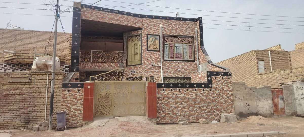 سلام عليكم بيت البيع مساحة ٢٠٠منطقه عبجيه شارع ٢٠ بيت طابقين نقص غرفتين ما مبنيات طابو صرف الستفسار تصال عله رقم ***********
