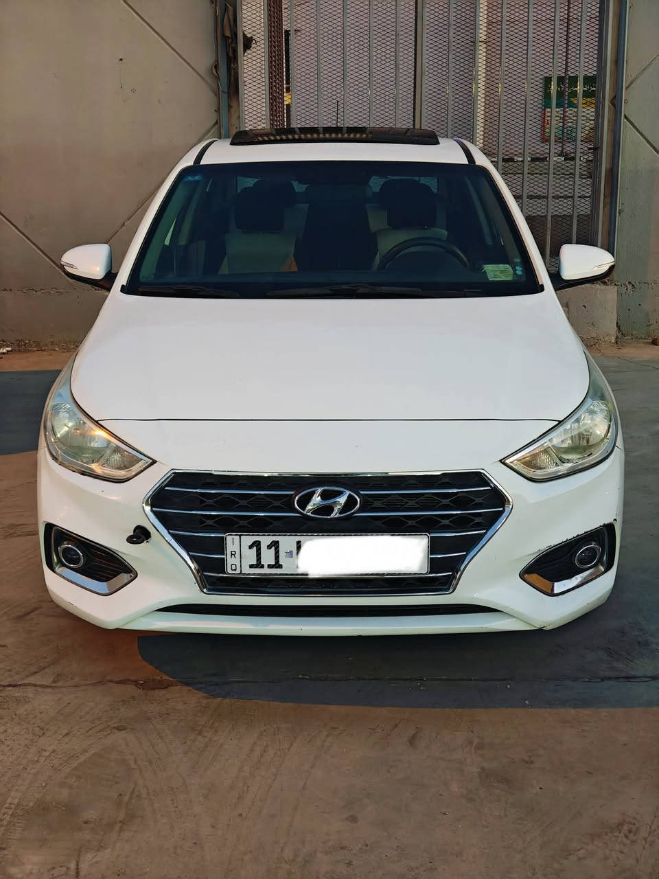 سلام عليكم
هواندي اكسنت 
خليجي 
موديل 2020
فول موصفات 
مكفوله من ضربه وصبغ وتبديل فقط بيها حالوب 
باقي السياره كفاله 
الموصفات 
مكينه 4 سلندر 
فتحه سقف 
حساسات 
كامره دواره 
تحكم استيرن جهتين 
اشاير ب المري 
ماشيه 100 
شاشه كبيره 
قطعتين تبريد 
5 ويل كب 
حداديه صدر تخم تاير تبريد ثلج السياره جاهزه للاخير مابيها كل نقص 
رقم بغداد الجديد 
مشروع وطني تحويل مباشر 
س 115 بيها مجال حك الجيه 
مكاني بغداد 
ه‍ ***********
