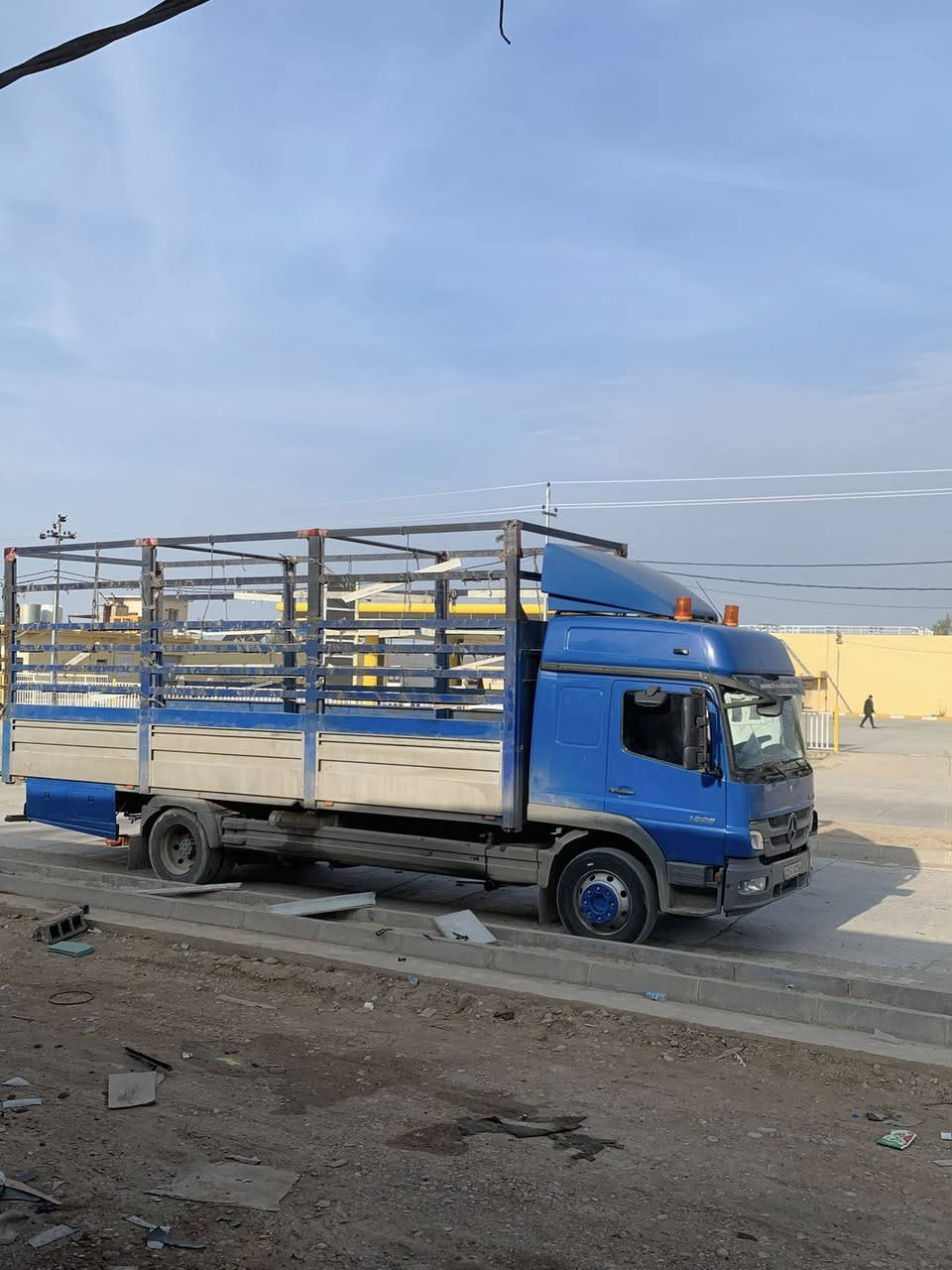 سلام عليكم بدي اتيكو للبيع طوال 740رتفاع متريتن 285


**إذا كنت صاحب هذا الإعلان وتريد حذفه لأي سبب، رجاءا أرسل رسالة إلى الدعم الفني**