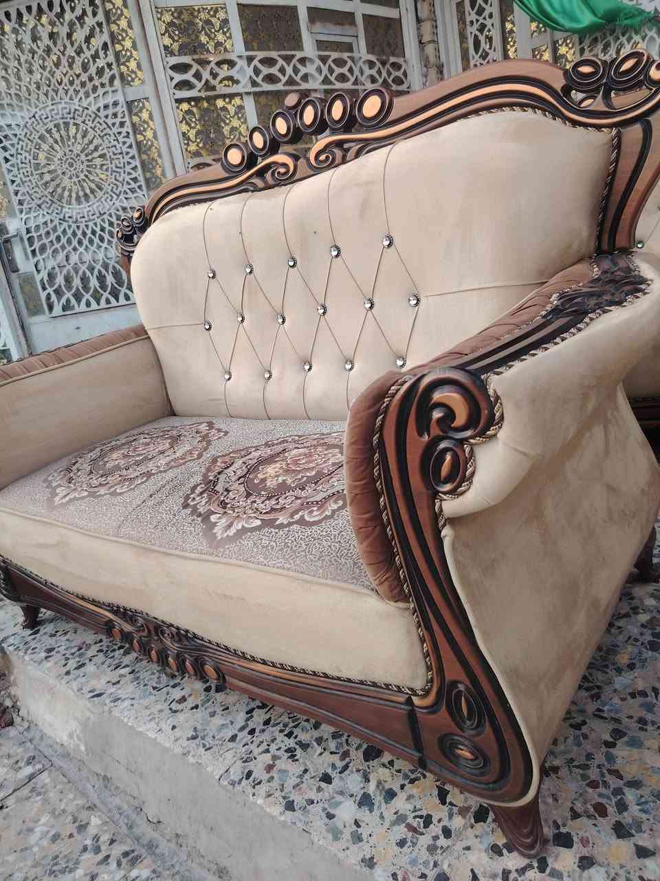متاح
قنفات سـتـ6 نفرات
الون و الشكل كمـا موضح فـي الصور
لـمعرفـه السعر لـتـواصل واتسـ *********** ـب
