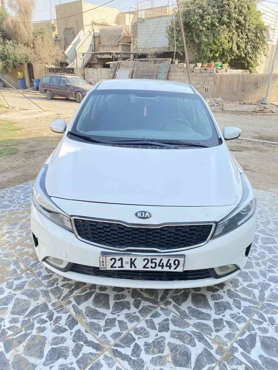 لسلام عليكم
فورتي موديل 2018 
مكينه 2000 دوش 
كير ATM 
نص مواصفات عاديه تحكم ستيرن ثلاث انظمه قياده 
مبدللها شاشه وكامره دواره 
بچمها كبس حادث السياره من امريكا جانبي ومرفقه بالمنشور 
رقمها سليمانيه وسنويه جديده منافذه 
عنواني بغداد الدوره المهديه الاولى 
***********
