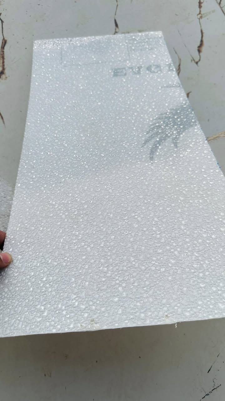 #ألواح_مزجج بأنواعه المتعددة الألوان وبجوده وخامة ممتازة وباسعار تنافسية. يستخدم  كبديل عصري للزجاج . تستخدم الألواح في تغطية الأسقف الخارجة والأبواب والنوافذ

#الصنع_الاردن

القياسات 
1×2   متر
2×3   متر
2ملم . 3ملم.  4 ملم
الوان(شفاف ، ، عسلي ، ازرق ، ، اسود )
———————————-
مجمع دبي للوازم الحدادة
الشطرة /شارع دبي /قرب مستوصف الفتاحية 
***********
