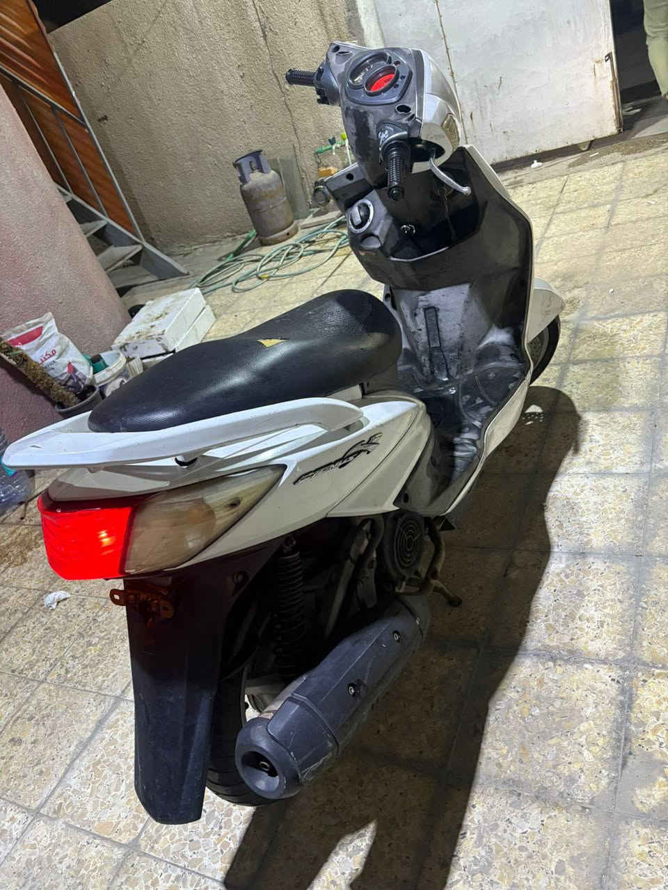 سلام عليكم دراجه للبيع سكنس فحل ياباني كامله كهربيات كله شغال نكره سلف استان حساس لايت زنون السعر 750 بيهه مجال مكاني البياع الشرطة الرابعه رقمي ***********
