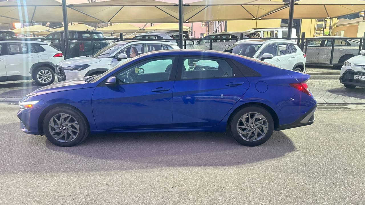 النترا 2024 نص فول ماشية 37 ألف 
بجم كبس حادثها فقط صبغ بابين من امريكا بدون تصليح يعني فقط صبغ  وجاملغ بارد 
بدون ايرباك 
بدون رقم 
ب اسمي حرة تحويل ثاني يوم 
السيارة نظيفة حيل 
مواصفاتها معروفه 
للبيع او المراوس 
***********
***********
لمعرفة السعر الاتصال او المراسلة
