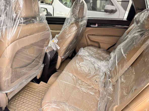 للبيع موديل 2015محرك كير شرط محرك 4سلندر 7راكب بصمه بدون صبغ السعر 159ورقه مجال قليل محرك جي اي شرط مابي شي ماشيه, 171الف خليجي شركه مابي اي نقص ***********واتساب موجود للبيع فقط نقدا
