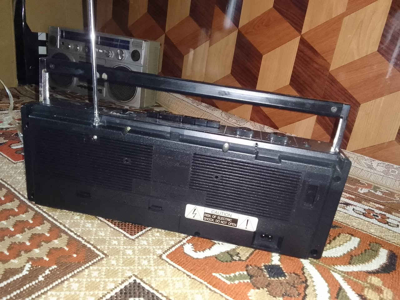 مسجل نضيف صنع كوريه الشماليه رادوا مسجل  اف ام اي ام 
رقم راعيه 
***********
