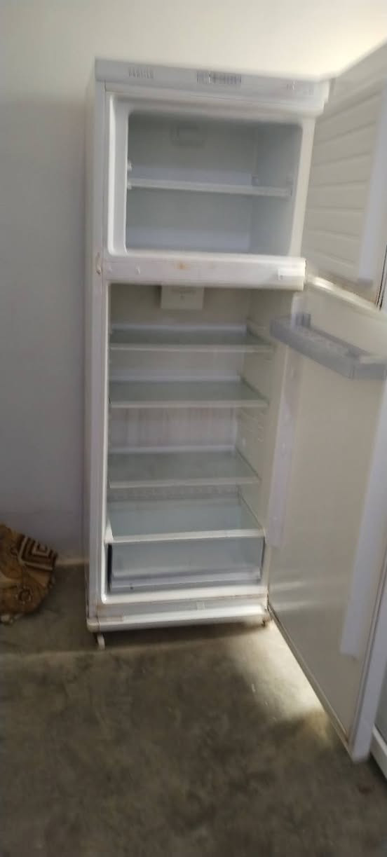 مجمده مع ثلاجه مع طباخ للبيع جلولاء مدخل سيطرت المعسكر هاتف *********** وات ساب متواجد ملاحضه علما نشتري مستعمل ونراوس كل شيء خناقين, ديالى
