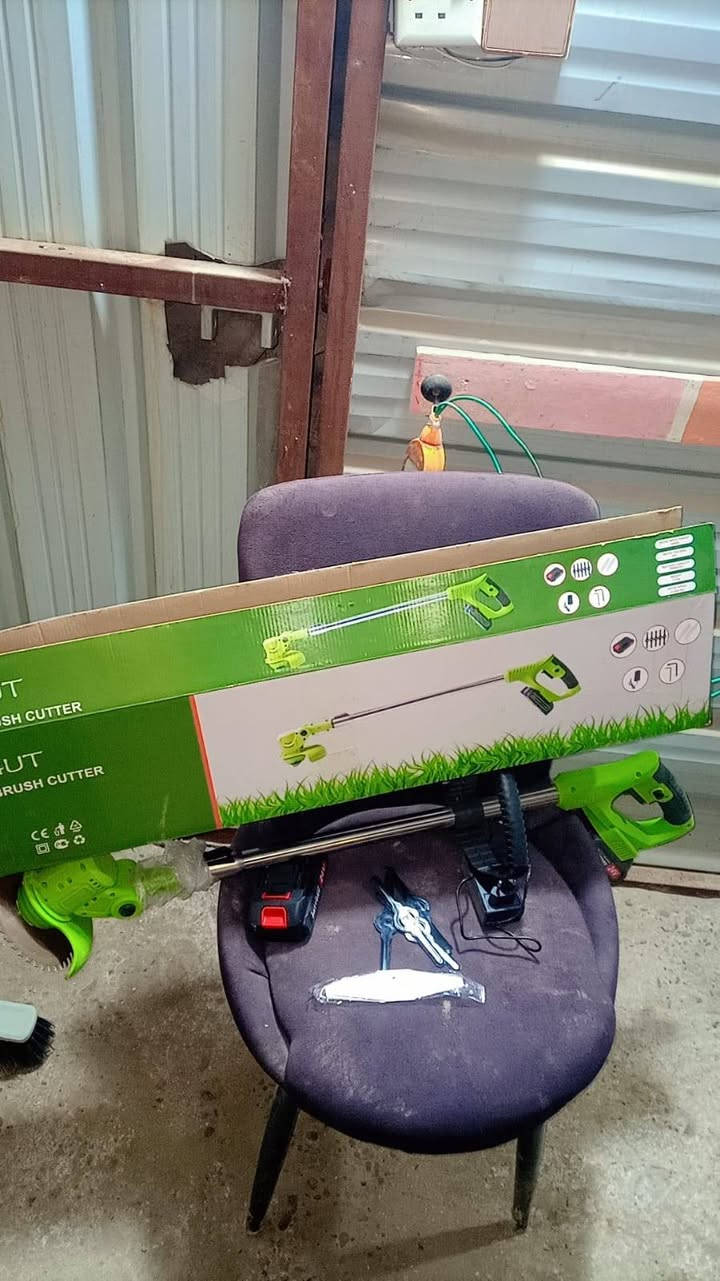 مرة خصت الادمن المحترم غراض للبيع كلة شغال ونضيف كلمن وسعرة وسعار مناسبة بفلس ونص راسلني وبيك خير وتدلل عنواني بغداد الدورة رقم***********
