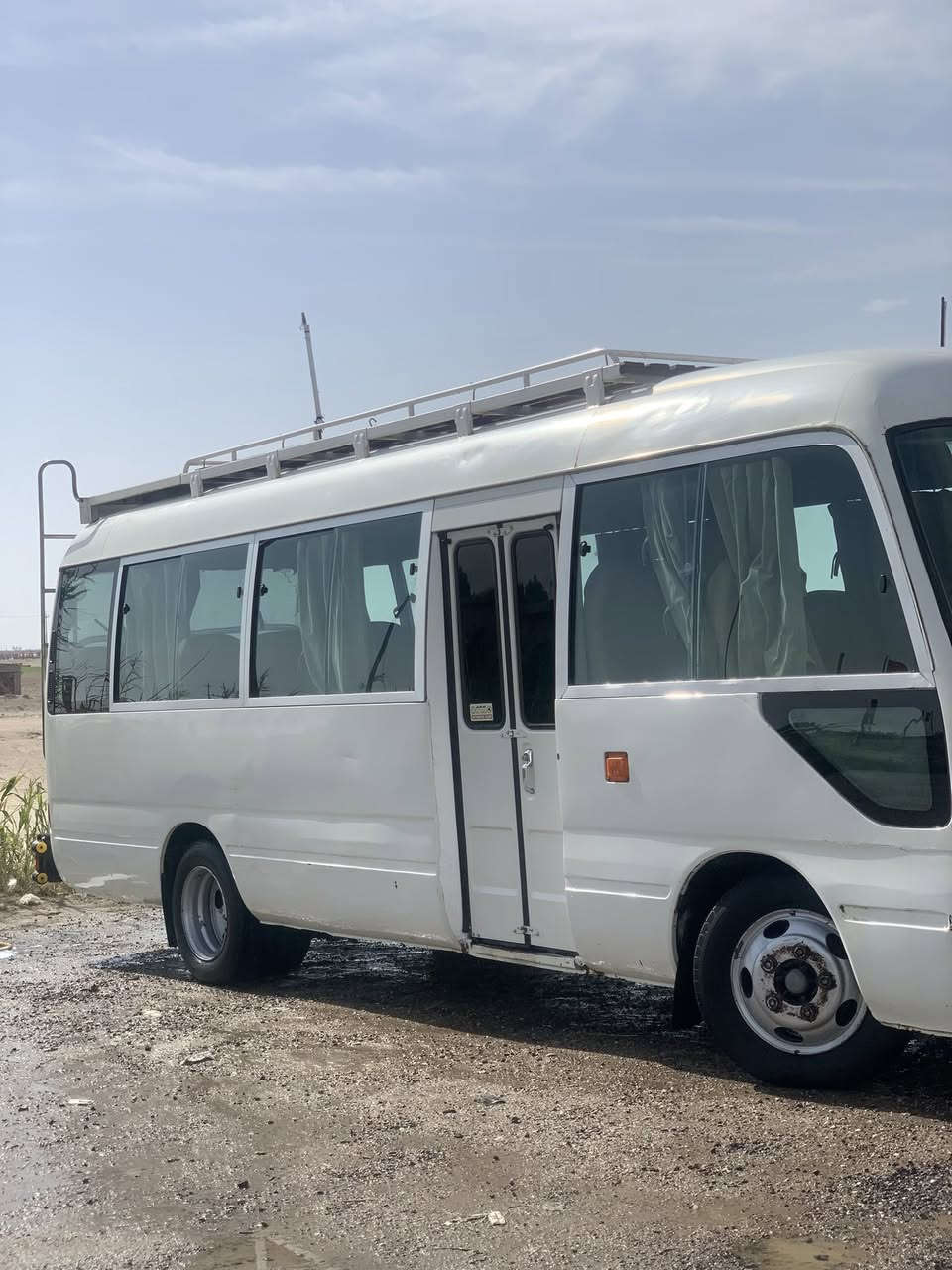 ‏سلام عليكم سيارة كوستر 2015 قير أكشن محرك كفالة تخم تاير لو شم فول مبدلة قبق هي وخططها￼ ب العنوان بصره دي ***********￼دون خط عادي هي والخط بثلاثة بدون خط 280 ￼
