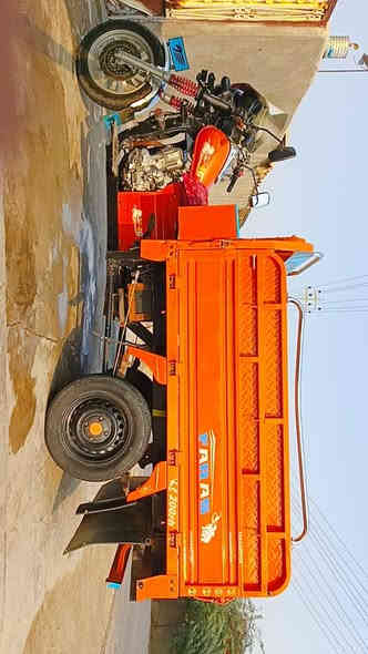 سلام عليكم  شباب ستوته فرس 22 محرك ما مفتوح الستوته كفاله عامه اوراق أصولي السعر 3300تلث ملاين وتلثميه محتاز وريد ابيع الشراي عل رأس المكان بصره قضاء المدينه الرقم ***********
