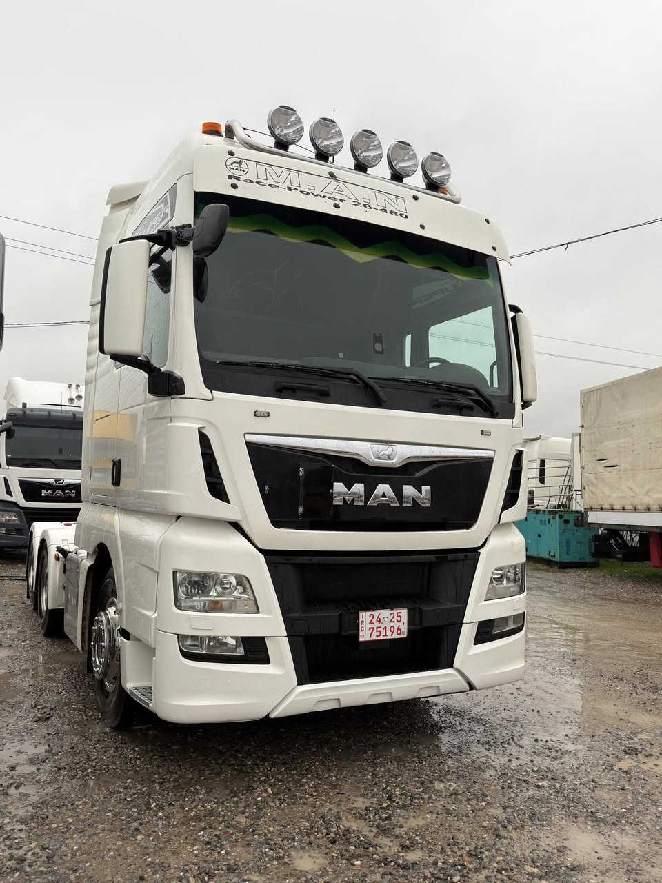 مان بيرڤان 
موديل 2016
حجم 26-480
كير اوتوماتيك ريتايدر
كاميرا حساس ثلاجه رادار 
سحال دبل تاير بيلادي
لايت زينون
امبريفاير انڤكتركاربا
مكان السيارة السليمانيه 
***********
