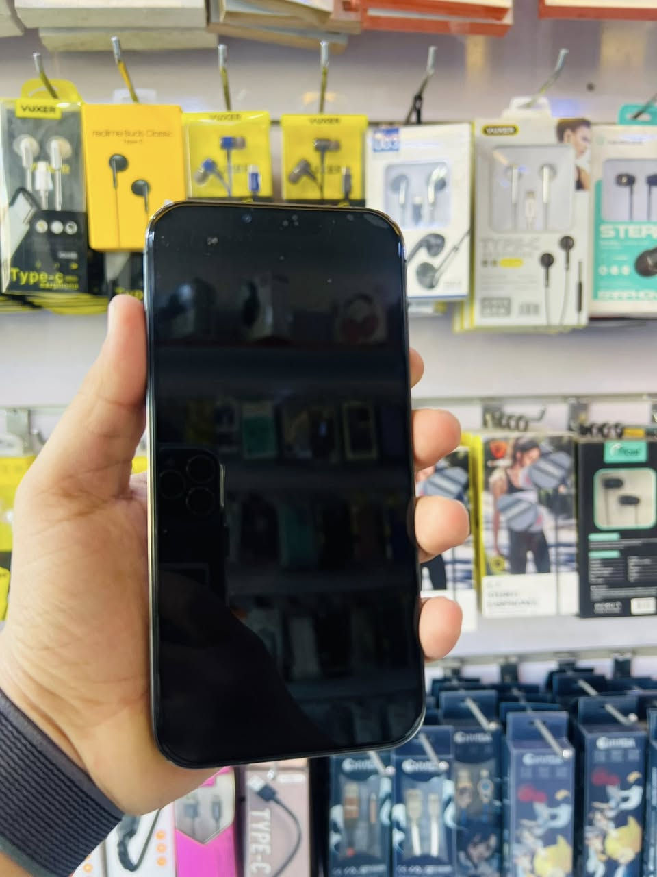 السلام عليكم 🫡
للبيع iPhone 13 pro max 

ذاكره 512 

بطاريه 100‎%‎ مبدله اصليه 

لون اسود نموذج M

نضافه 90‎%‎ الجهاز كله شغال فقط مبدل شاشه اصليه اصليه اصليه وكامره فقط كله شغال اتصال فيس ايدي صوت انترنيت هزاز فرمته كله شغال السعر قفل 425 مكاين بغداد مدينه الصدر


**إذا كنت صاحب هذا الإعلان وتريد حذفه لأي سبب، رجاءا أرسل رسالة إلى الدعم الفني**