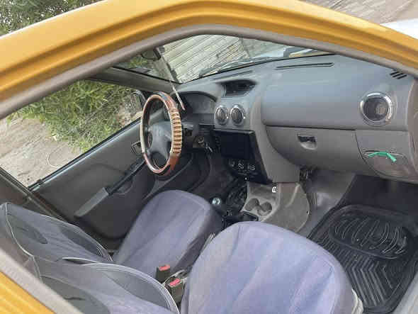 السلام عليكم
سايبة ٢٠١١ نضيفة مبيهة نقص 

مكينة كير صدر حلوات 

شواصي حلوة 

٢٤وبيهة مجال بسيط 

مكان البياع 

***********
