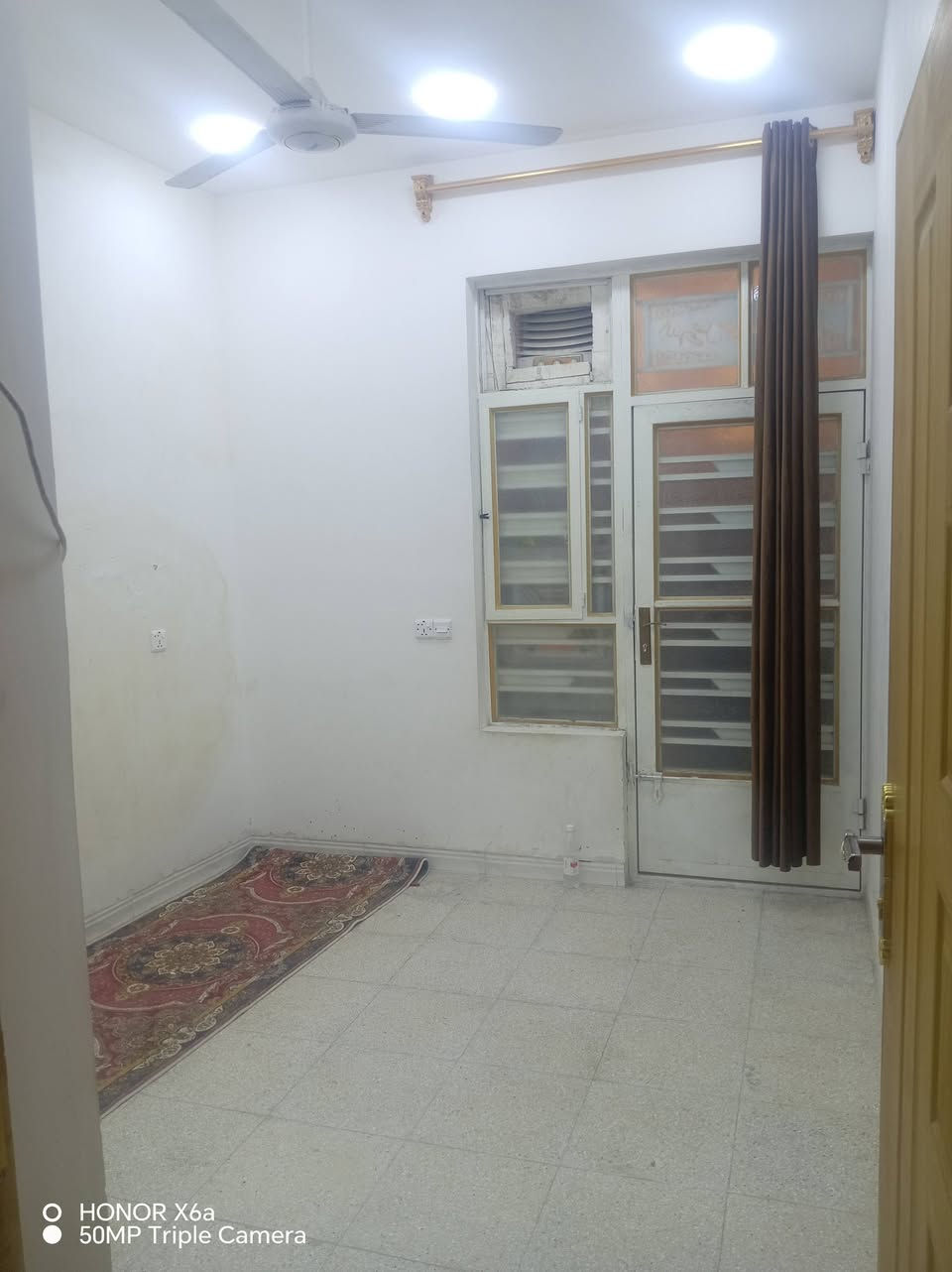 40 متر للبيع زراعي مكاتبه
البلديات اول فرع من شارع 20
البيت عالي عن الشارع متر
يتكون البيت من حوش صغير وتواليت خارجي
واستقبال وصاله ومطبخ حار وحمام داخلي
الطابق الثاني باقي 10سوف ويكمل
المنطقة مي مجاري كهرباء انترنت رصيف
باقي التبليط قريباً
السعر 38 مليون وقابل للتفاوض بالمعقول
للاستفسار المراسلة واتساب فقط
***********
