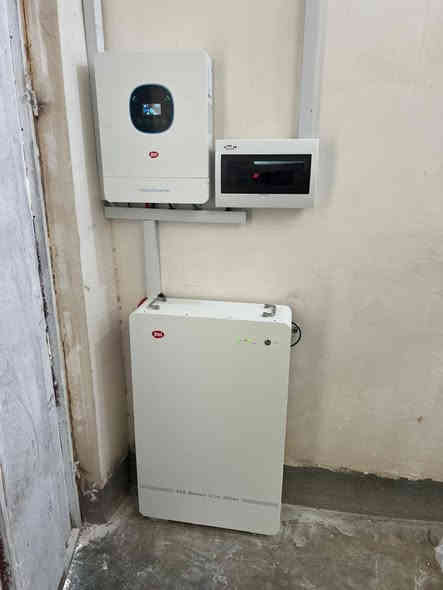 شارعت كوادر شركة رياض المنيف واخوانه بتركيب احد منضوماتنا للمواطن عارف نايف 
قريه حياش 
الواح عدد 5
انفيرتر 6
بكج ليثوم 10 امبير
في محافظة كركوك قضاء الحويجة بطارية ايتل ليثيوم10KW ضمان 5سنوات
انفيرتر ضمان سننان
ألواح لونجي ضمان 15سنة… التقنية اللي تثبت يوم بعد يوم إنها الأفضل 🌞
كفاءة عالية، أداء ثابت حتى بأصعب الظروف، وطاقة تدوم سنين 🔋
اختار الذكاء، اختار لونجي مع الشمس لحلول الطاقة ☀️https://www.facebook.com/share/1GHRsJ2NvQ/

📞 للطلب والاستفسار:
***********
***********
في حالة وجود خلل اتصل واتساب وستحل مشكلتك على يد مهندس الكهرباء أستاذ خلف📞 ***********
عبدالله المنيف الجبوري  مديرالمبيعات  ومديرالكادر الفني
والمسؤؤل عن المخازن
📞‏‪***********‬‏
🏢 مقرنا كركوك قضاء الحويجة طريق العباسي

📍 فرعنا الثاني محافظة صلاح الدين قضاء بيجي منطقة البعيجي بأدارة مهندس وعد للأستفسار اكثر
***********
***********
قريبٱ فرعنا الثالث في القيارة ان شاء الله
📍السليمانية
📍 كركوك
📍 الموصل
📍 سامراء

#لونجي #ألواح_شمسية #الشمس_لحلول_الطاقة #طاقة_نظيفة
